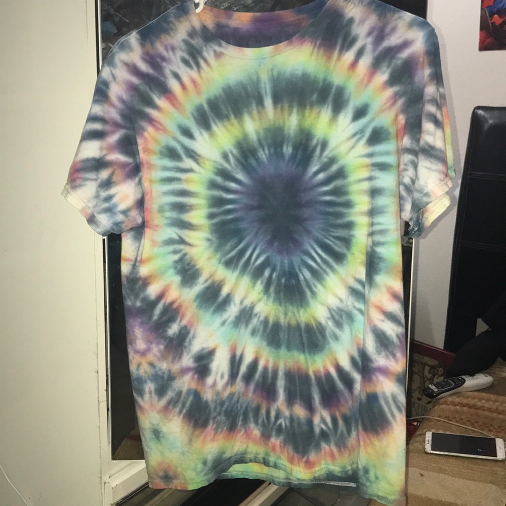 Exploding tie dye - Picture 3 of 3